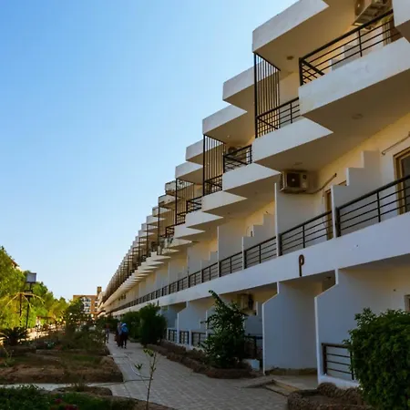 Fox House Resort